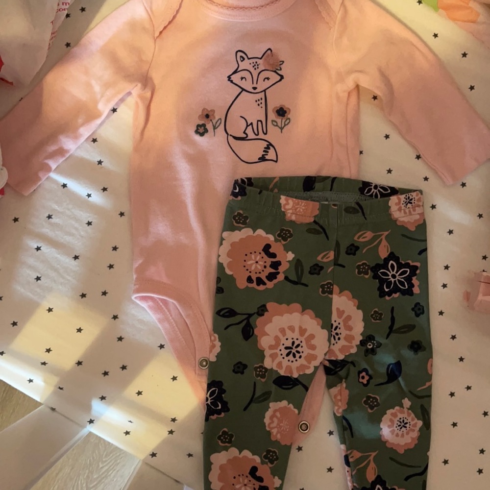 Carter’s 2pc baby outfit